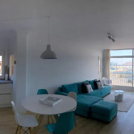 Modern And Bright With Sea Views Διαμέρισμα Κοραλέχο