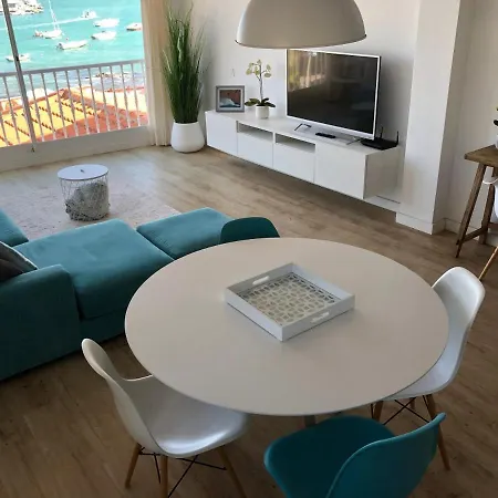 Modern And Bright With Sea Views Διαμέρισμα Κοραλέχο