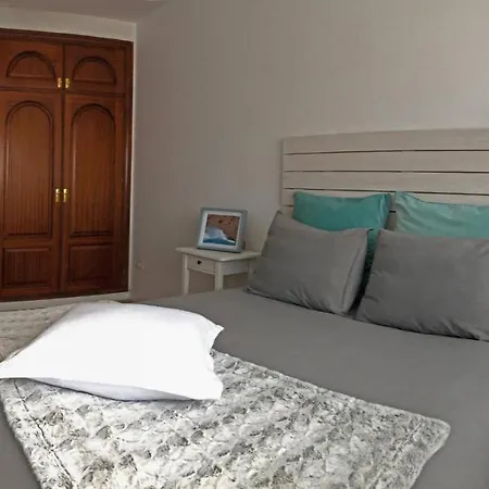 Modern And Bright With Sea Views Διαμέρισμα